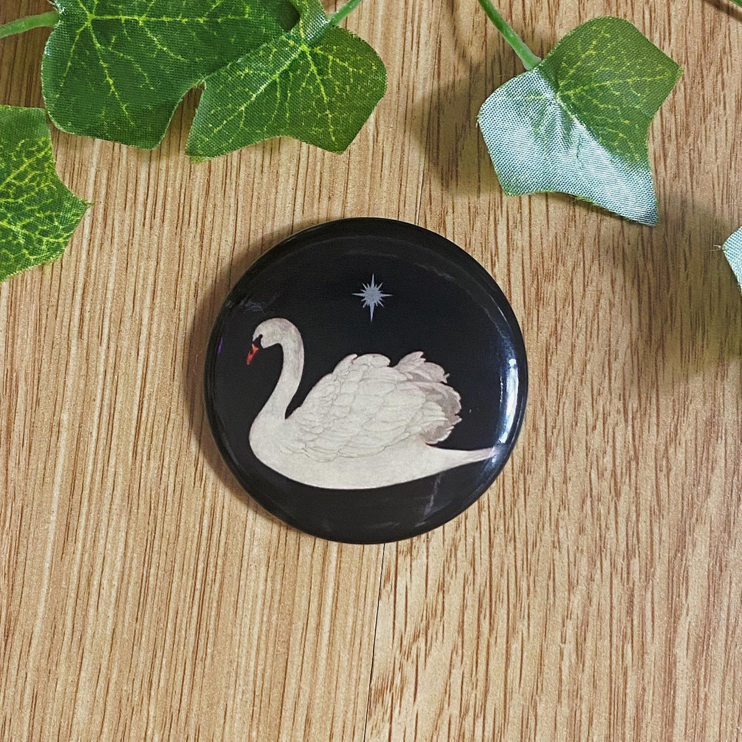 1900s Night Star Swan Vintage Pinback Button, 5cm Diameter Swan Art Lapel Pin, Aesthetic Dark Academia